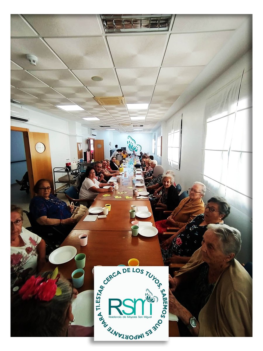 RESIDENCIARSM's tweet photo. A nuestros #Mayores de @RESIDENCIARSM se les antoja #pizza, y este es el resultado.🍕🍕🍕
Reunión en #familia con sobremesa. 😃😃😃
#Sevilla #Andalucia #SanlucarLaMayor #EquipoRSM #SanlucarLaMayor #FelizSemana #Bienestar #calidad #Telepizza #Telepi #FelizMartesATodos https://t.co/ed7iR2jZ9V