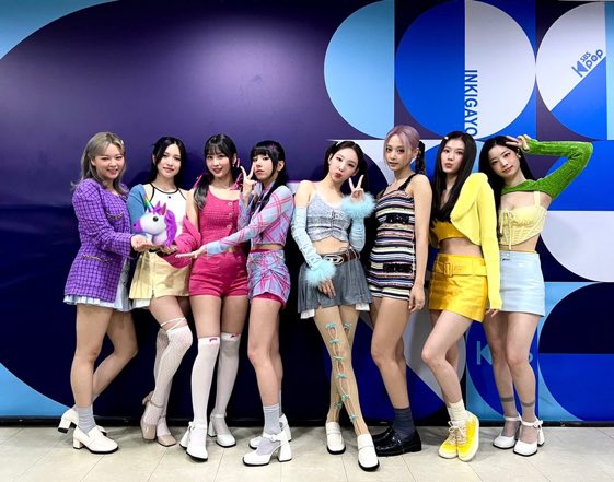 SANAMINATOSAKl's tweet photo. At this moment, there is no doubt that the energy we’ve infused comes from our beloved Once shining smile. Who wouldn’t feel energized after seeing the smile and receiving a lot of enthusiasm from the people who you adore? The more they smile, the more energy we obtained. ♥︎ https://t.co/fRI8KQ24Ws