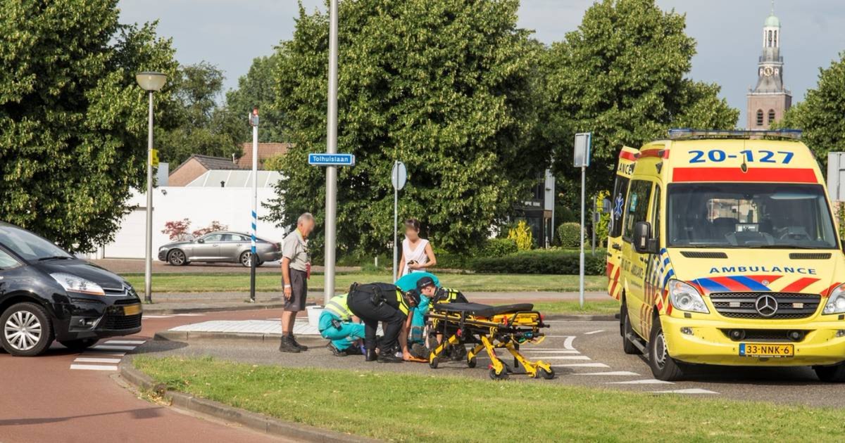 HarmmraH's tweet photo. @nino2102 @Mart_Smulders Deur inmiddels opengebroken. John koos het hazenpad, maar raakte al snel buiten westen. Marcel is woedend. Ai ai ai, wat een taferelen hier in Eindhoven... https://t.co/Gm94NiGcsg