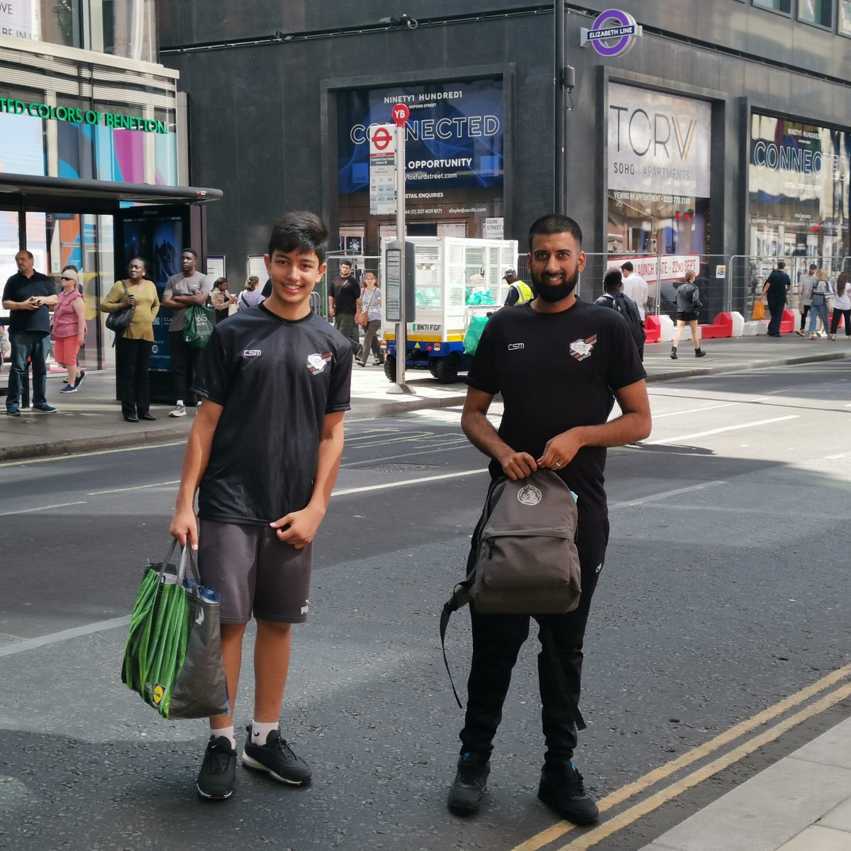 CSMLondonFC's tweet image. Last week we launched "FEED" - and our first run could not have gone better with 30 packs for the homeless delivered them to some of London's most vulnerable.

DM to find out how you can get involved in our next run as we aim to hand out packs every 4-6 weeks.

#CSM