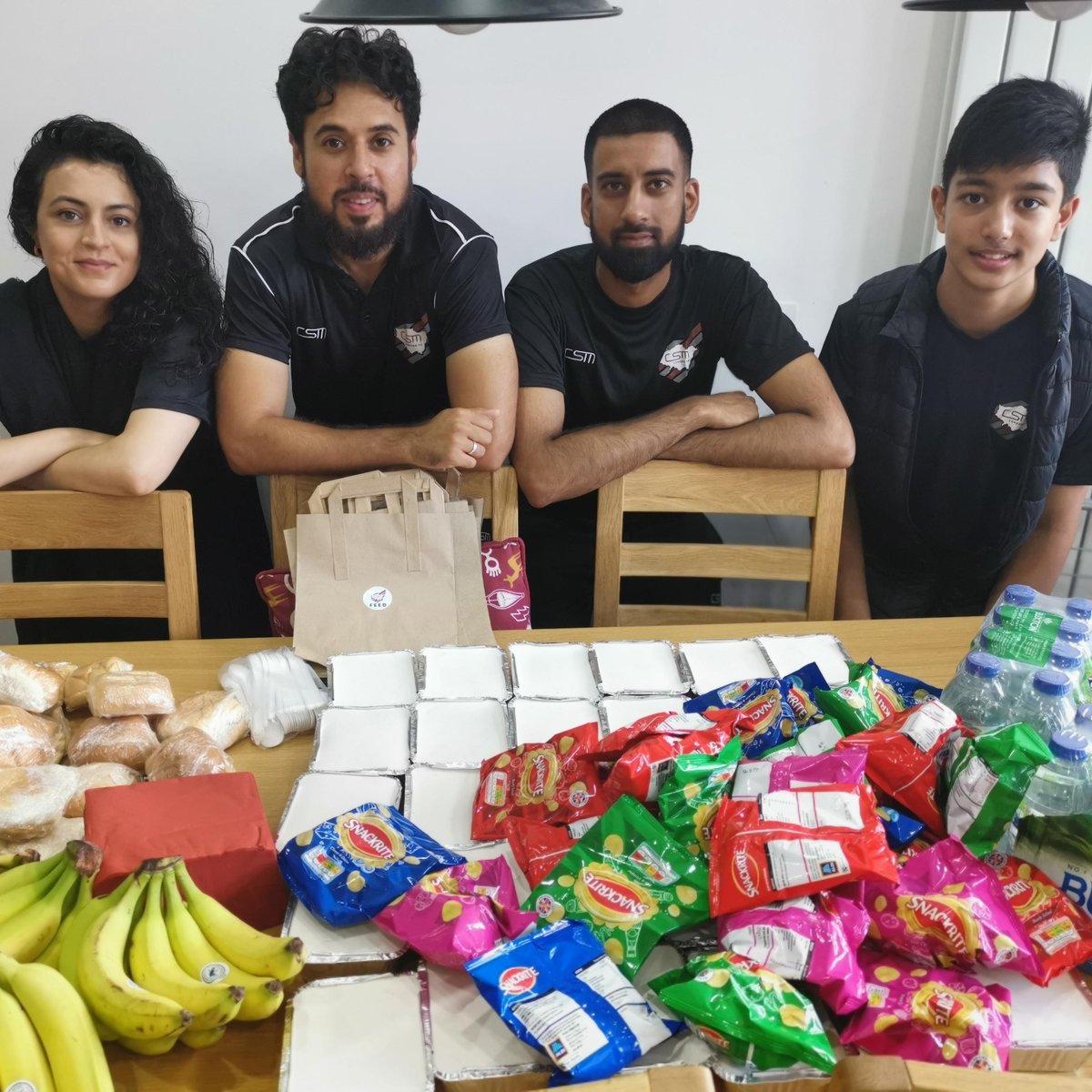 CSMLondonFC's tweet image. Last week we launched "FEED" - and our first run could not have gone better with 30 packs for the homeless delivered them to some of London's most vulnerable.

DM to find out how you can get involved in our next run as we aim to hand out packs every 4-6 weeks.

#CSM