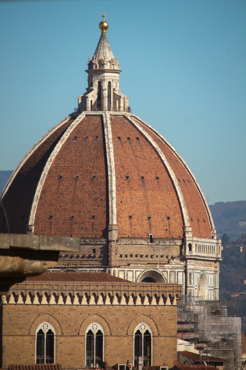 UffiziGalleries's tweet photo. Il #30agosto 1436 si concluse, dopo 16 anni, il cantiere della Cupola del Duomo di Firenze. Fu un giorno di grande festa, l'opera fu consacrata da Papa Eugenio IV, suonarono tutte le campane, le maestranze banchettarono e bevvero vino. Brunelleschi vide realizzato il suo sogno. https://t.co/5ZkYaqo369
