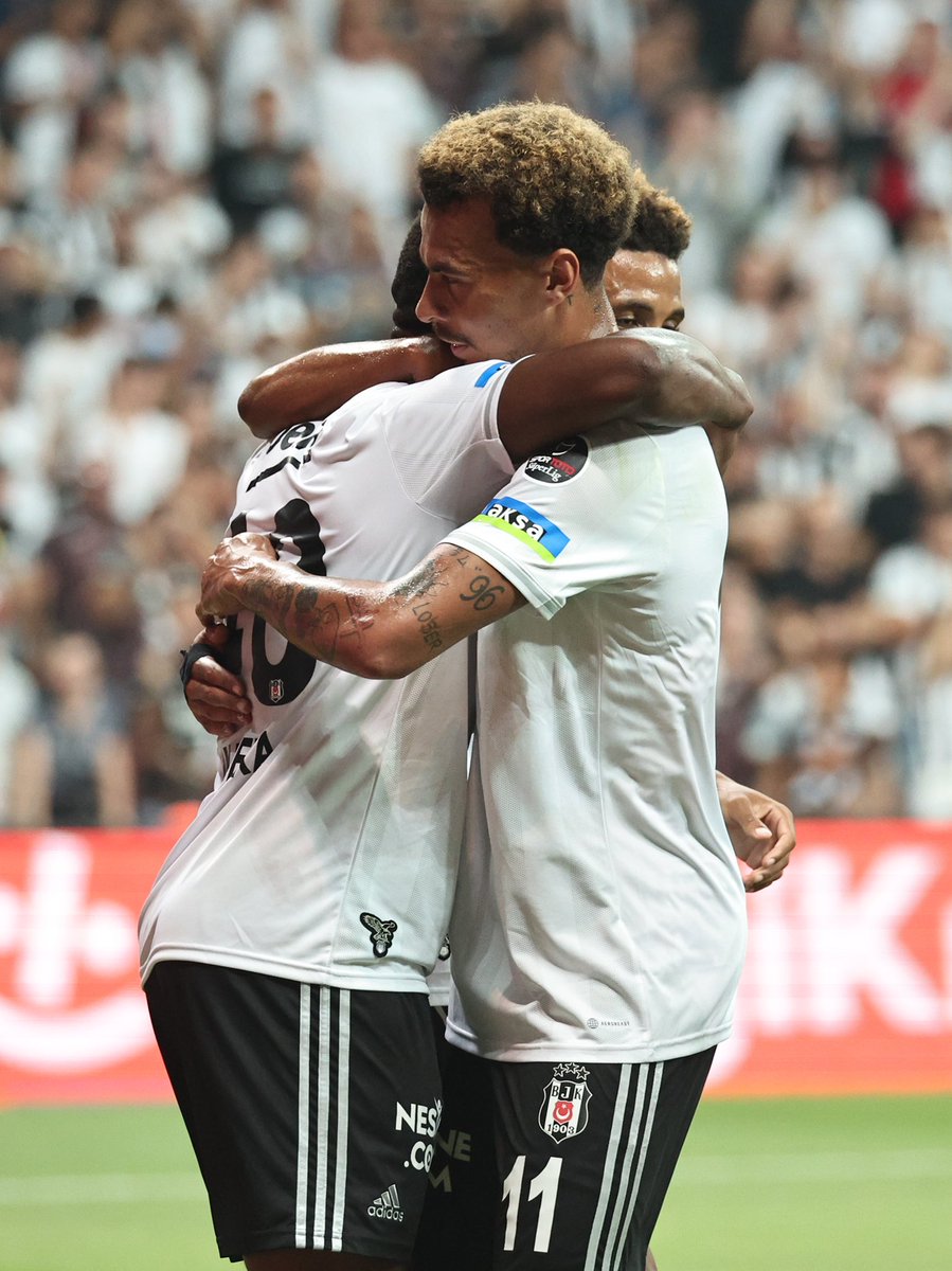 Besiktas's tweet photo. Günaydın büyük Beşiktaş ailesi. 🖤

#BJK https://t.co/OHVfJ3Yq6A