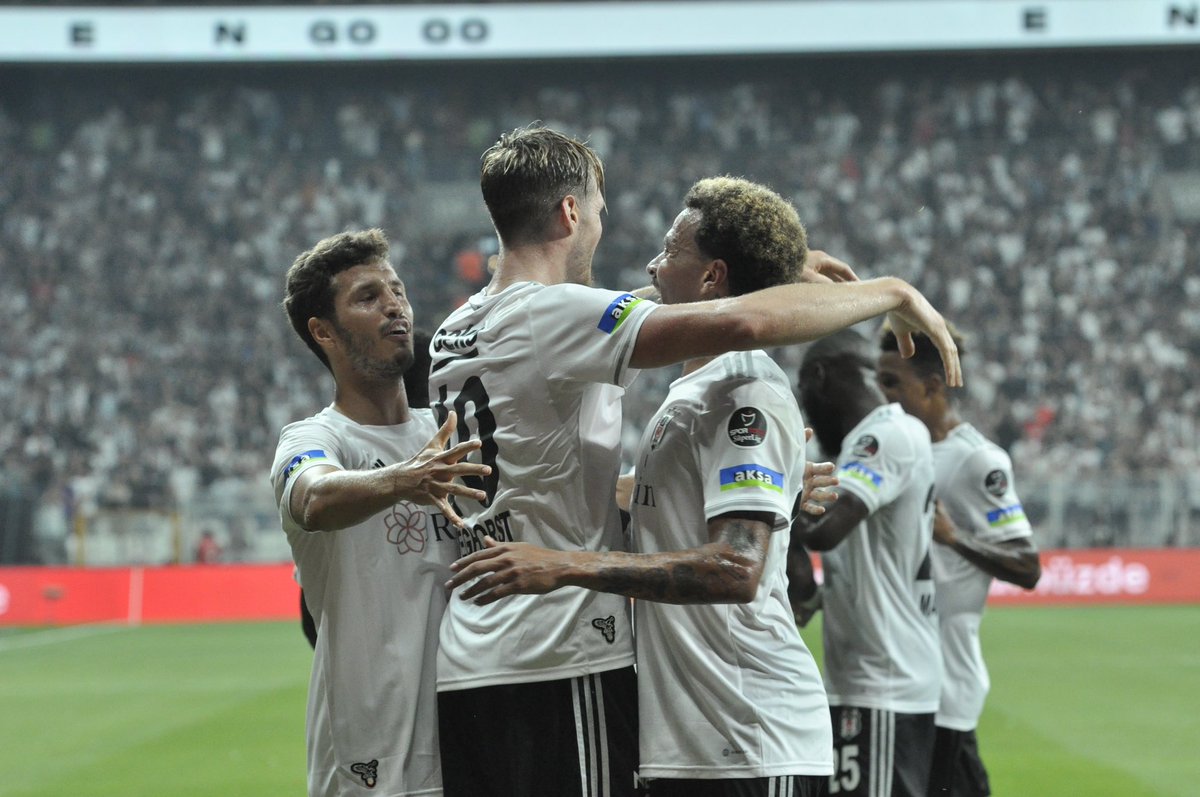 Besiktas's tweet photo. Günaydın büyük Beşiktaş ailesi. 🖤

#BJK https://t.co/OHVfJ3Yq6A