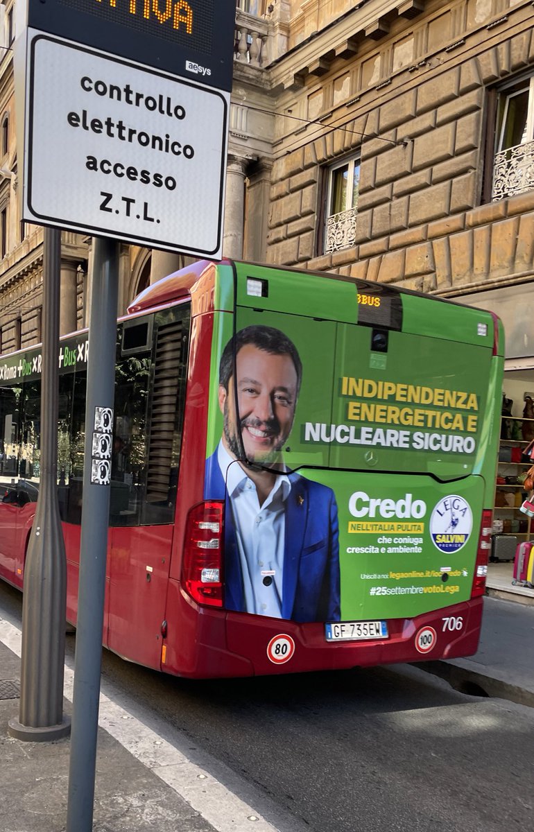 FranFerrante's tweet photo. #campagnaelettorale2022 
Per la destra e il terzo pol(l)o due idee originali: #nucleare e #pontesullostretto 
Sì, avete letto bene; siamo nel 2022 🥲 https://t.co/flHuQpmyCQ