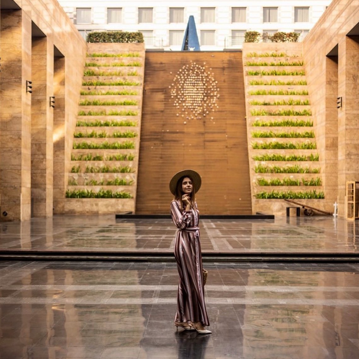 GrandHyattMum's tweet photo. Picture perfect moments are complimentary at #GrandHyattMumbai.
Click https://t.co/D7nEtzk5zm to #BookDirect.
Best Rate Guaranteed.
#GoGrand #MomentsOfMore #Mumbai https://t.co/hJhcleZKJp
