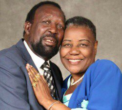 TendaiManatsa2's tweet image. My mother passed away this morning. We just lost my father 8 months ago. I am not ready for this. Zvakadhakwa izvi
Rest in peace momz. Love you so much