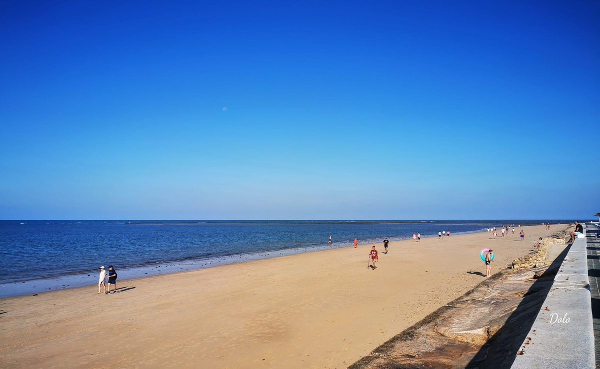 TurismoRota's tweet photo. Precioso #paseo veraniego con @dolofdez59 por las inmensas, limpias y magníficas #playasderota 🤗😍♥️ Te vienes ? Te esperamos 🤗🤗
.
#descubrerota #disfrutarota #rotasabeafelicidad
.
Amazing #walk to start this #tuesday along the #rotabeach #rotaspain 🤗😍
.
#discoverrota https://t.co/aH9IjkQyp3