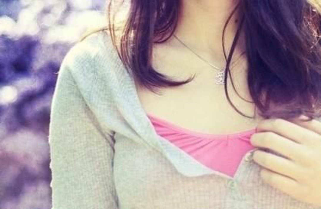 فكيت أزارير شرهات الخفوق الكتوم 
 وجريت تنهيدةً .. مبطي ما جريتها 🤍
#حياة