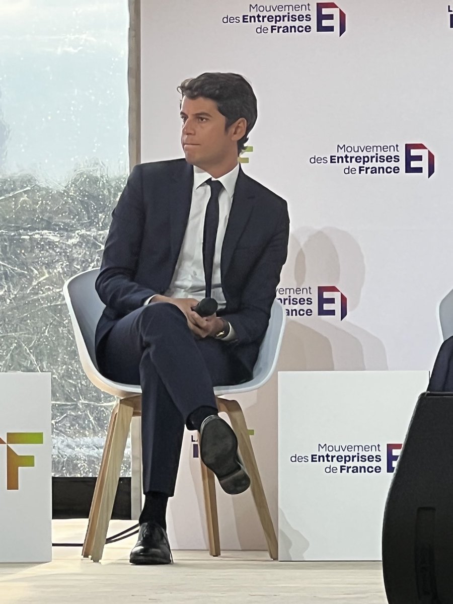 #LaREF2022 du ⁦<a href="/medef/">Mouvement des Entreprises de France</a>⁩. Pour ⁦<a href="/GabrielAttal/">Gabriel Attal</a>⁩ « on s’aperçoit aujourd’hui que baisser la fiscalité des entreprises peut accroître les recettes fiscales de l’Etat » par l’effet sur la croissance. ⁦<a href="/FCDfrance/">Fédération du Commerce et de la Distribution</a>⁩