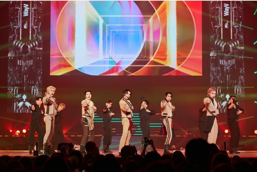 WeiShenV_unit's tweet photo. All about #WayV is AMAZING💚 
#WayVTakeOverTokyoDome https://t.co/8D0B0yJqGL