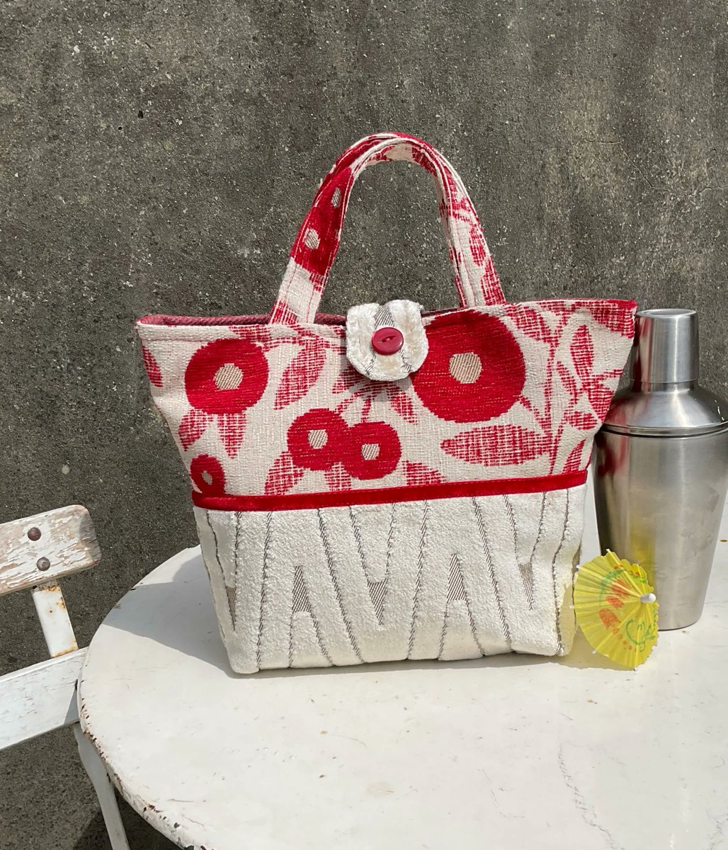 samm_designs's tweet photo. A spiffing addition to any outfit. Go on, treat yourself because your really do deserve it
#handmade #SBHour #ecofriendly #MHHSBD #SBS
https://t.co/aXYhy9NFHY https://t.co/5LS0wm2BKV https://t.co/BOwB37jdfc