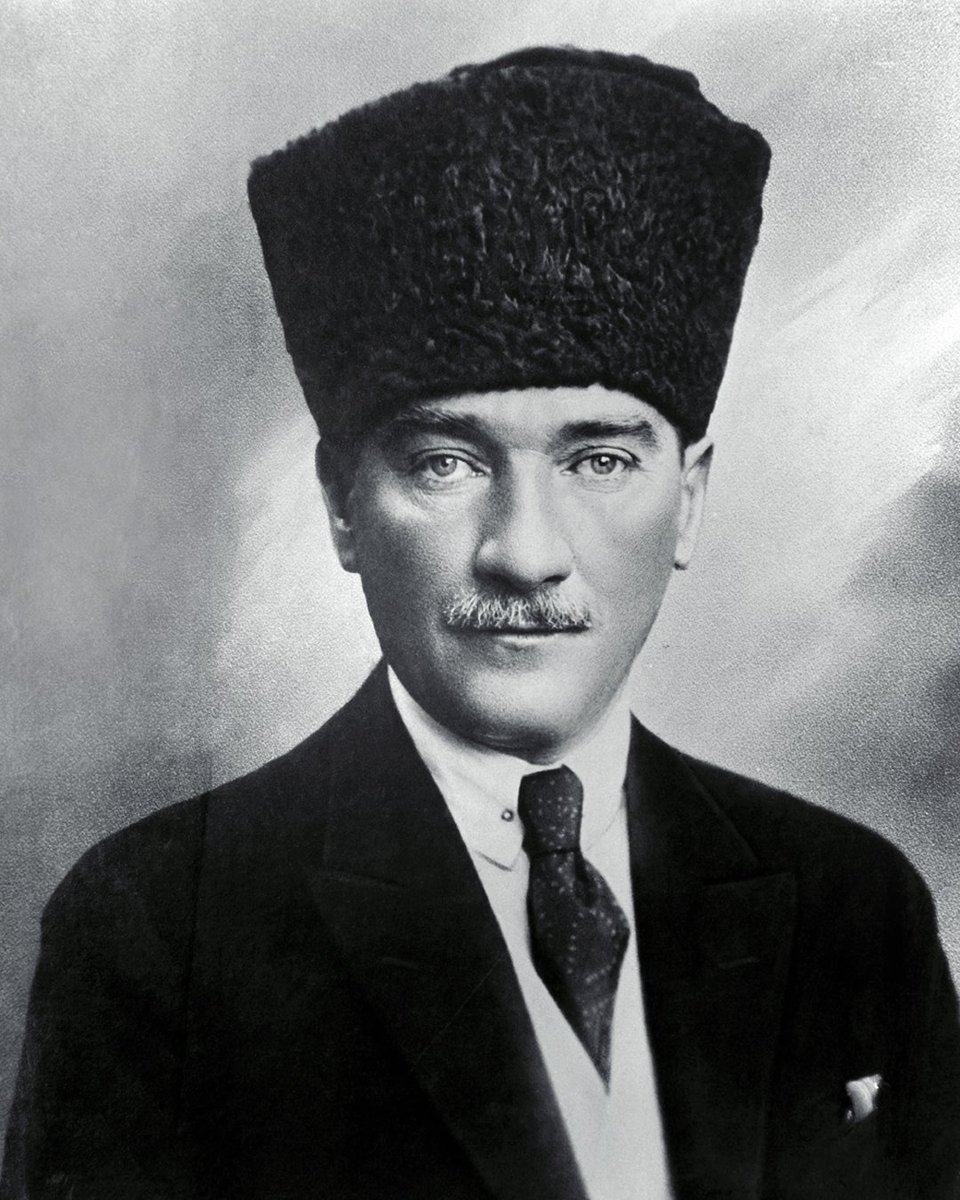 RezanHasMuzesi's tweet photo. 30 Ağustos Zafer Bayramımız kutlu olsun!

Fotoğraf: Henri Benazus Koleksiyonu https://t.co/rqBmheBMop