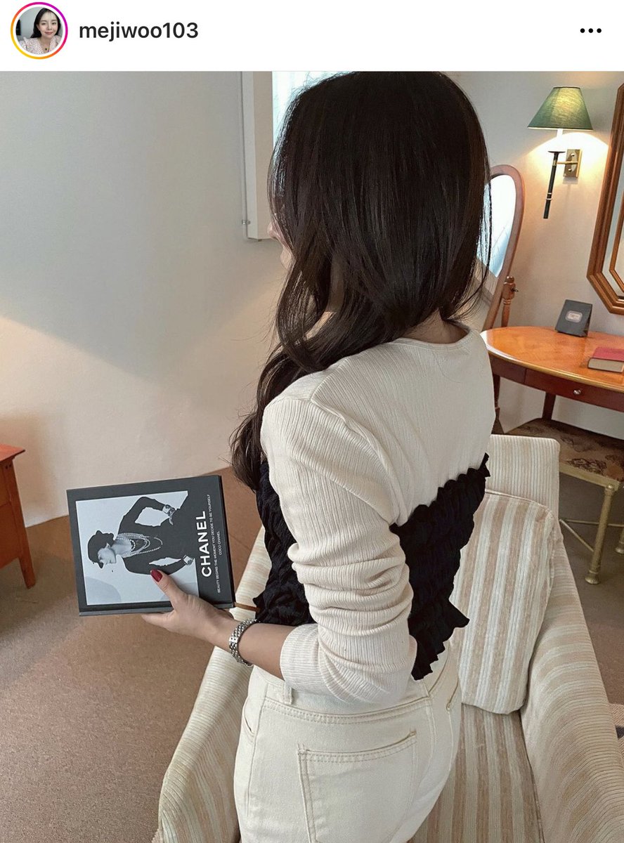 dulsetbang7an's tweet photo. i cant unsee it 🤣 why does hobi’s sister’s magazine have house of army hoseok as its cover shshaksksksksksk https://t.co/Wc5u0O6aJT
