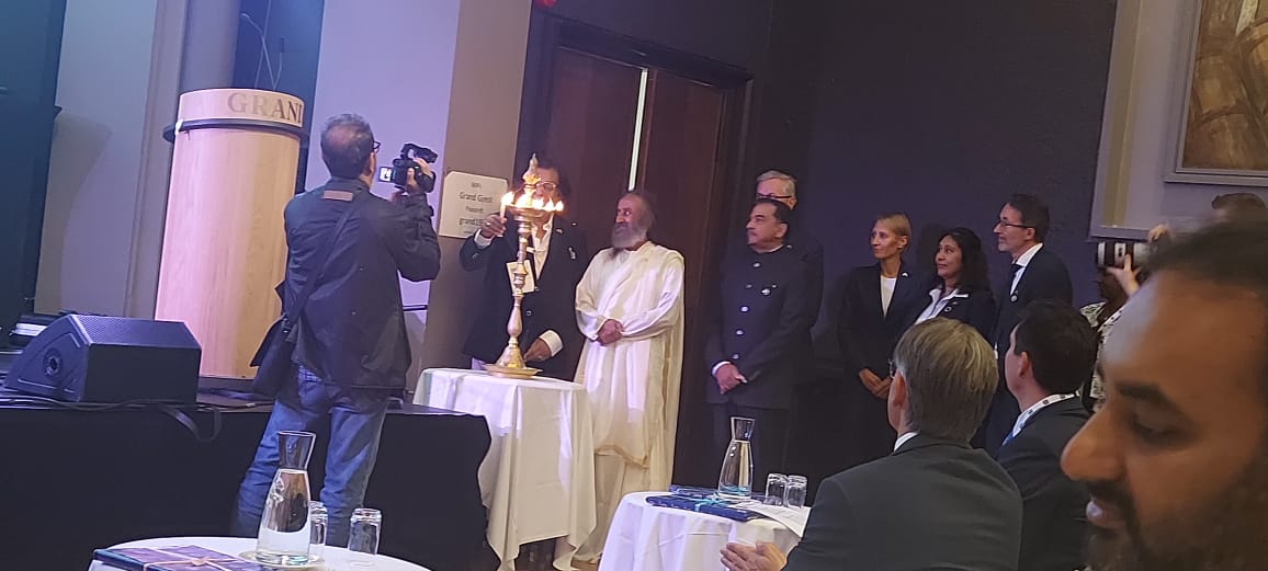 <a href="/SriSri/">Gurudev</a> @frihammer <a href="/STURLE2010/">STURLE H PEDERSEN</a> <a href="/ITWilhelmsen/">Ingebjørg Telnes Wilhelmsen</a> <a href="/belseth/">Bjørn Ottar Elseth</a> inaugurating the International Climate Summit 2022 with the auspicious lamp lighting ceremony. 

#GreenPlanet #ClimateChange #SaveOurPlanet #NoPlanetTwo #India #Norway #Summit