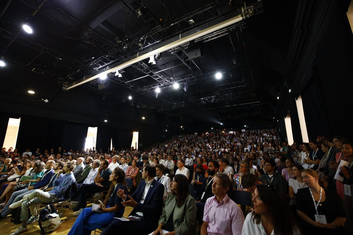 Mouv_ImpactFr's tweet photo. Salle comble dès l'ouverture des #UEED2022 par @Eva_Sdn &amp; @JMJancovici : organiser la sobriété pour répartir les efforts équitablement https://t.co/jImqZ5SUZe