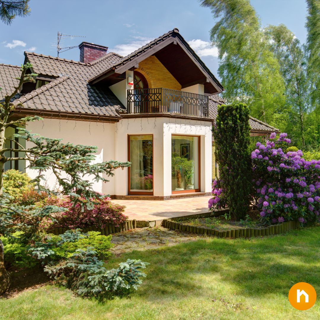 degiv_'s tweet photo. Das eigene Zuhause will und muss bewirtschaftet werden. Was aber, wenn die Knochen langsam mürbe werden und die Rente keine großen Sprünge hergibt? Dann könnte die Immobilienverrentung das passende Konzept sein. https://t.co/xbnehjXOfD https://t.co/ic33527gXr
