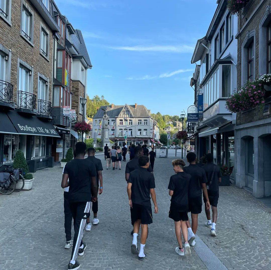 FC93officiel's tweet photo. 📸 [U15Reg] Dépaysement assuré la semaine dernière pour les U15 du FC93, dont l'équipe a pris la direction de la @belgique pour un stage de préparation dans un cadre splendide.

Bonne saison à eux.

#football #plaisir #PROJETCLUB #stage https://t.co/333BViNsp2