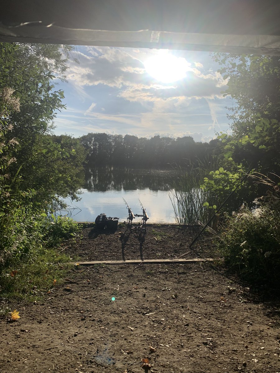 craigowhu87's tweet photo. Wicked weekend with the boys @CoreBaits_uk for our yearly social didn’t want the weekend to end met some great people who it feels like Iv known for years 🤘 big up the boys @MooreRjmoorey @jamesscoops @matt_duce1980 @leedsguitar https://t.co/9V7qMGP4MJ