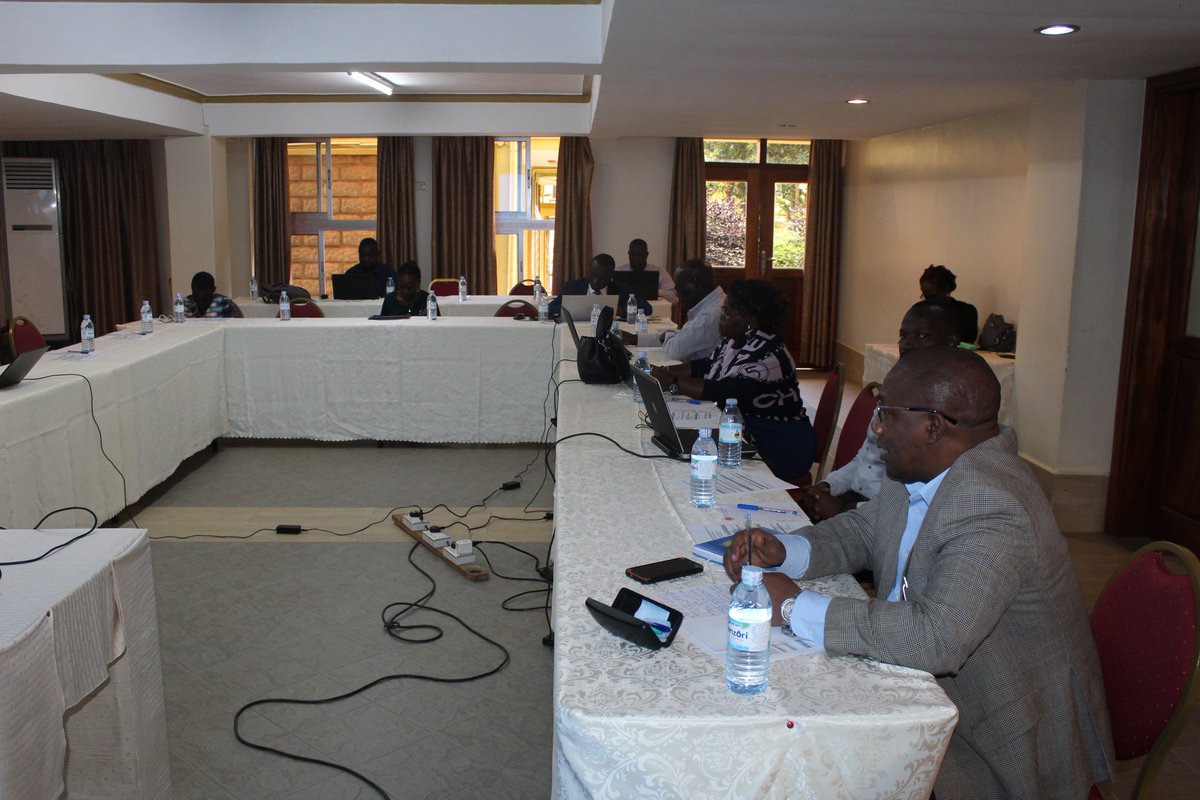 Happening: Updating guidelines for mainstreaming #HIV and AIDS programs in all sectors in Uganda. These guidelines  enable different sectors to implement HIV programming in their areas of operation.  #EndAIDS2030Ug