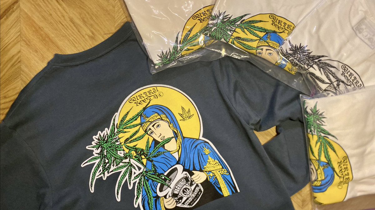 gurirubooth2016's tweet photo. Instagramフォロワー4200人記念して今日の為にストックしてた少し訳あり��新作のtシャツ  
S   ×1           M  × 1
L  ×1           XL  ×2

ロンT     XL ×1            
@CBX_JAPAN  さん提供してもらった
バブラー3台           9NX1台
プレゼントするぜ👦🏻

応募方法　フォロー  &amp; リツイート https://t.co/PFSviekwtp