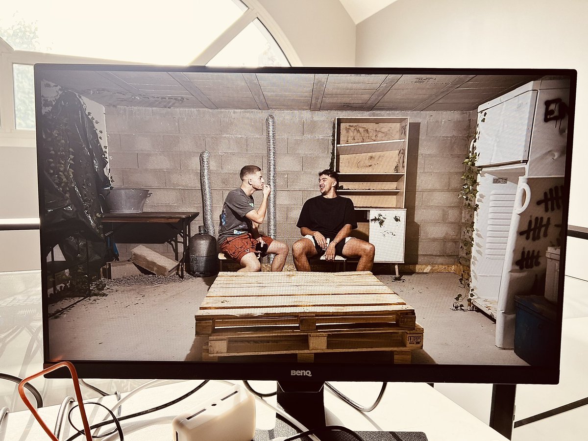Inoxtag's tweet photo. C’est parti pour 48h enfermé, objectif sortir du bunker 🙏
60 Secondes IRL / Tournage 👀 https://t.co/g8wuXdKKWg