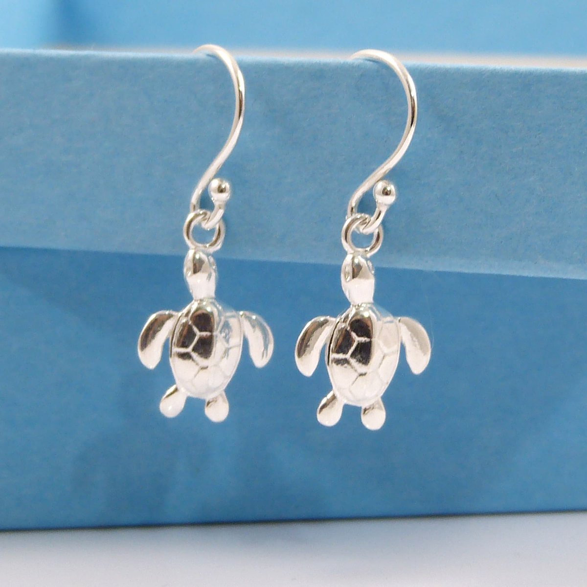 TheStrandline's tweet photo. Silver Turtle Earrings, Turtle Gift for Her, Charm Earrings, Nature Earrings, Everyday Earrings, Turtle Earrings, Sterling Silver Earrings https://t.co/sfUydJQn36 #thestrandline #EarlyBiz #Etsy #shopindie #supportsmallbusiness #TurtleCharm https://t.co/WuzWB8oTPO