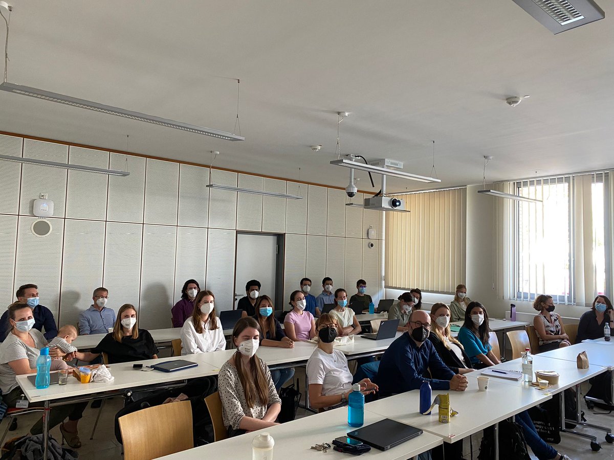 bingellab's tweet photo. Today is day 2️⃣ of our big group meeting where, every 2 months, we meet with other lab groups of @MedEssen, @thinkglobal_rub etc. and present our work to each other! ✨

This is our first in-person meeting in a while and we're all excited to discuss science in the same room 😁 https://t.co/OXihyddbfn