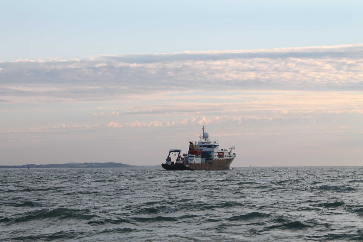 EMarineBoard's tweet photo. The RV training video on #RespectatSea has subtitles in π©πͺπͺπΈπ«π·π³π± - can you help spread the message and translate into other lanuages? Contact us, we would love to hear from you! Watch the full video here: https://t.co/FvpLlvx1Qh @eurofleets @OceanDecadeECOP @IocUnesco https://t.co/DmPJD7j4CX
