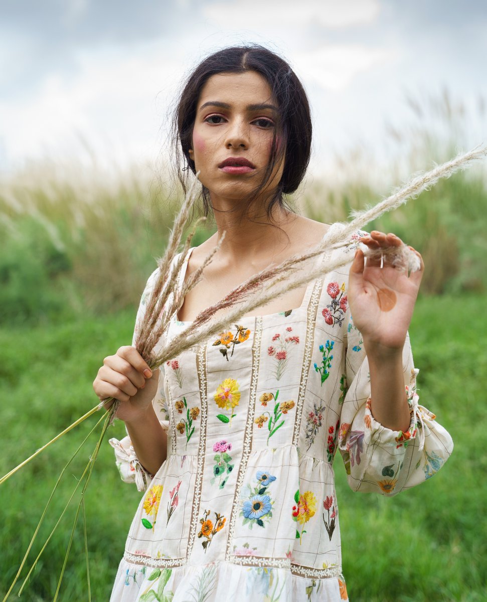 PlainTiger_co's tweet photo. Baskets &amp; blankets at the ready - we have rounded up the best picnic outfits for Al Fresco living

We’re talking floaty floral dresses, jumpsuits, cute co-ords &amp; accessories

Make an entrance with the most stylish picnic outfits🌻 
https://t.co/VyQabmWQ2O

https://t.co/BkcUR0uAGv https://t.co/utr2dTRldp