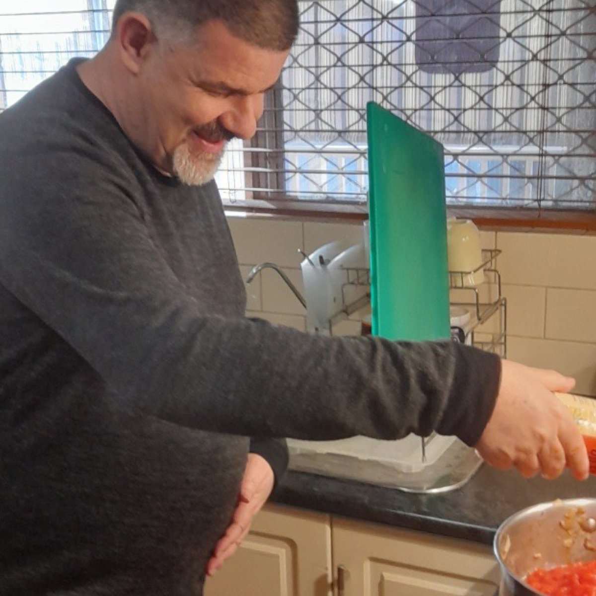 ⭐ Active Support in Action ⭐ When it comes to cooking, the pasta-bilties are endless. Check out Justin cooking his favourite dish, it looks pasta-tively delicious.