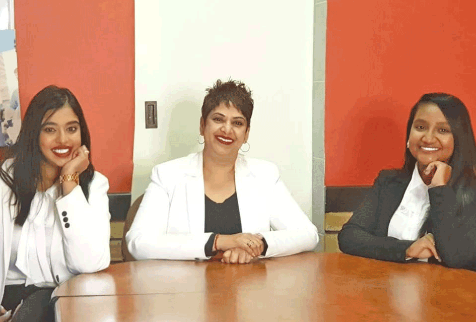chatstabloid's tweet photo. All-women legal eagles scripted into Chatsworth history

Full story here https://t.co/vhfp35ENBK

#chatsworthtabloid #tabloidnewspapers #communitynews #WestcliffCBD #FlorenceNightingaleDrive https://t.co/1Zm9bvenS5