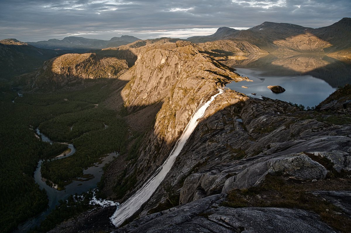 Last light of the day...
First impression of Norway.

#landscape #photography #NFTCommmunity