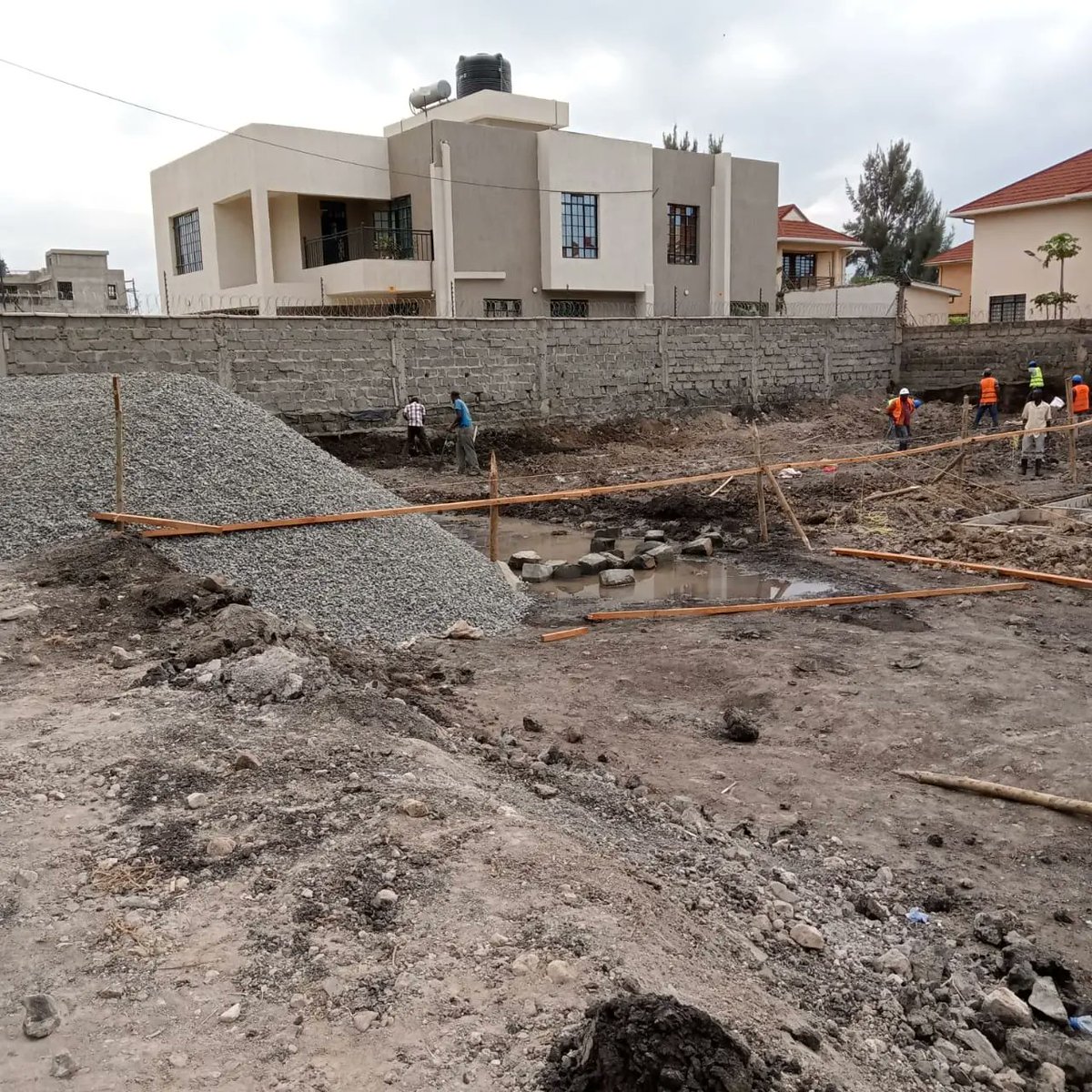Begres_Kenya's tweet photo. Construction of a 7 Bedroom Contemporary modern Villa.
#constructionproject #constructionindustry #construction #projectmanagement #engineering #begres #begresinvestments https://t.co/fulF9CUT1D