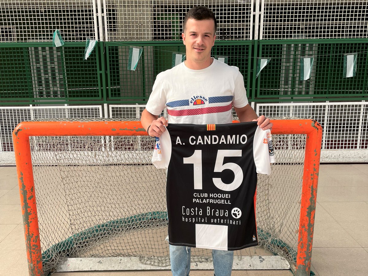 Adrián Candamio, exalumno y actual jugador del <a href="/chpalafrugell/">Club Hoquei Palafrugell</a> nos regaló una camiseta para nuestro pabellón.🏒👕
Te deseamos muchos éxitos en la temporada y estamos encantados de recibirte en la que siempre será tu casa. ¡Gracias!💚✨
#SomosLiceo #LiceoDeporte 
<a href="/FedPatinaje/">RFEPatinaje</a>