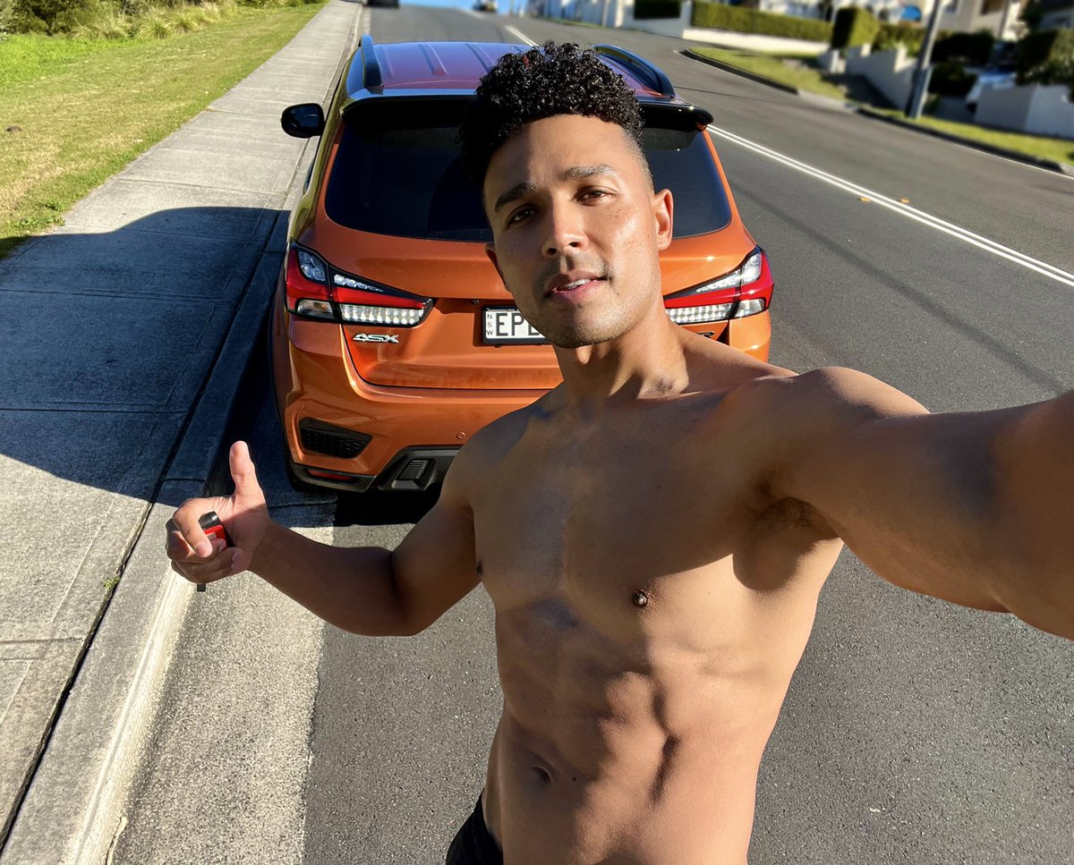 barry_conrad's tweet photo. Back on the block and packing life in with my ASX ๐ค๐พ
@MitsubishiAust #MitsubishiASX #BuiltToPackLifeIn https://t.co/PI2ihvbdZS