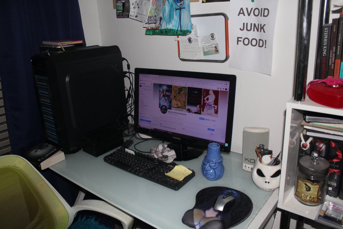 blackcatfilmpr2's tweet photo. Check out my small studio for Black Cat Film Production where all the magic takes place. And when I mean magic, I mean editing my film projects, podcasts, etc. 

#FilmStudio #Locations #bcfp #black #cat #blackcat #blackcatfilmproductions #editing #podcasts #webseries #movies https://t.co/77VvIFlUJe