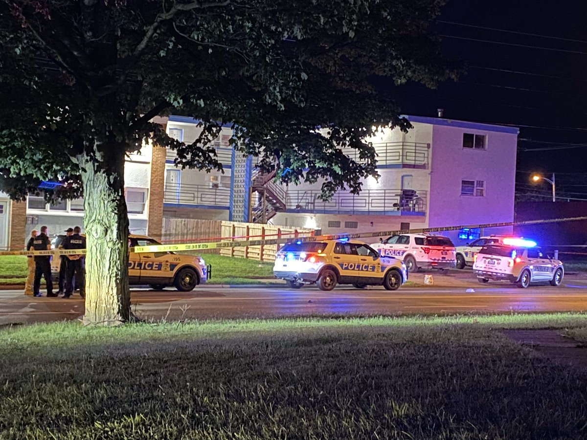 An officer involved shooting turned deadly this morning along Sullivant ave in West Columbus.  The scene is still active.  Stay with 10tv and Wake Up CBUS for the latest. #10tv <a href="/10tv/">10TV</a> #wakeupcbus