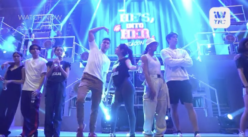 DMcutie_'s tweet photo. Forda holding hands during rehearsas 👀🙈

#DalMiah https://t.co/GGKylYuGR2