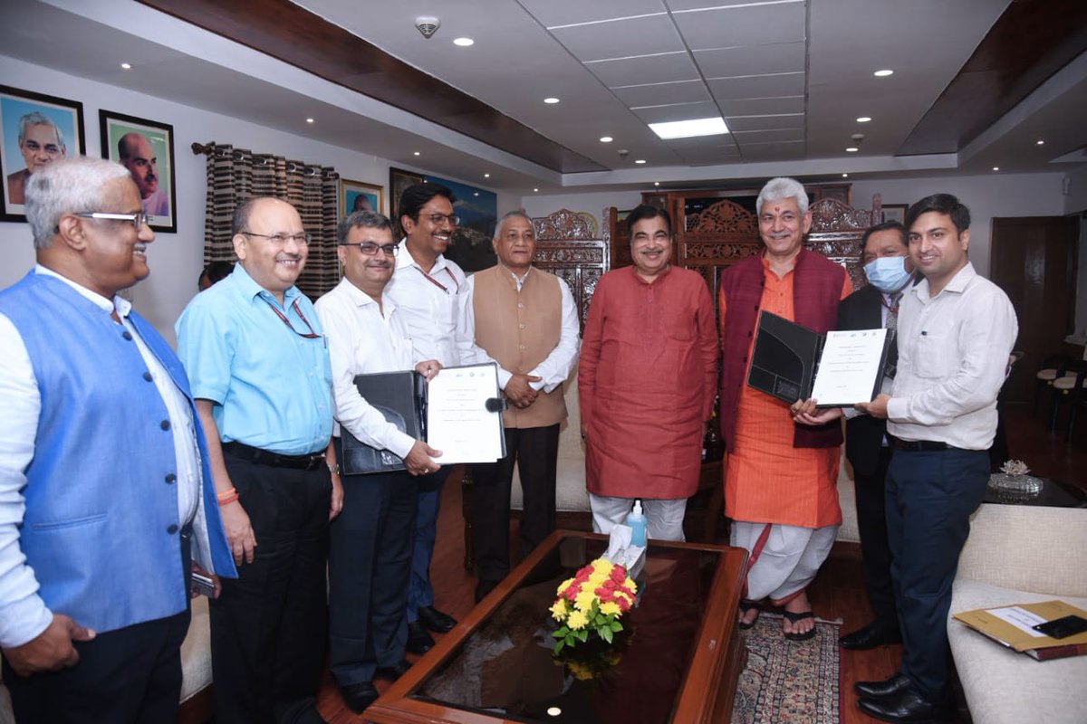 nitin_gadkari's tweet photo. #BuildingTheNation

Improving Passenger Infrastructure Development across the Nation,

Witnessed the MoU Signing Ceremony between #NHLML and Katra Development Authority with Union MoS @Gen_VKSingh Ji, L.G., Jammu &amp; Kashmir Shri @manojsinha_ Ji and Central &amp; State Officials. https://t.co/V9exO3Bsgf