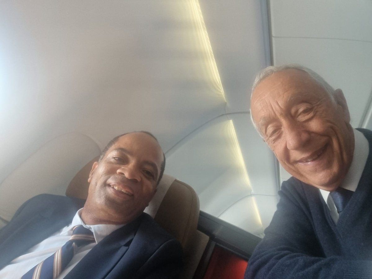 joaopinto1973's tweet photo. O Presidente Marcelo Rebelo de Sousa ou Professor Marcelo para quem o conhece da academia exerce uma magistratura de empatia que supera o temor de Maquiavel, sempre fraterno com todos e pronto para uma boa cavaqueira jus política...
Obrigado Professor. https://t.co/BrljJXQkDq