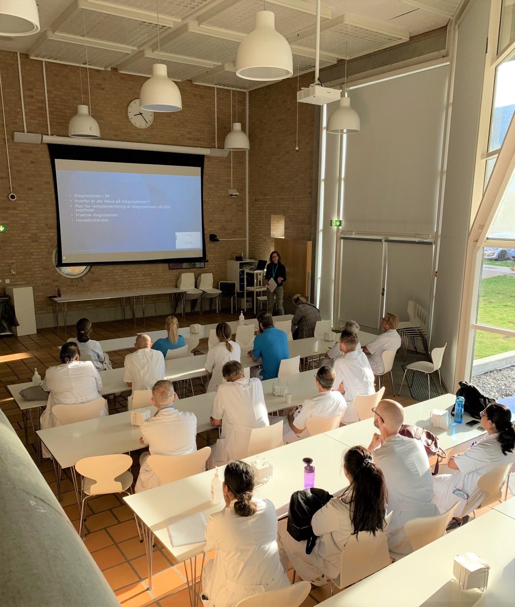 Dagens Staff Meeting bød på oplæg om Diagnoselisten i Sundhedsplatformen. Diagnoselisten er et tværfagligt redskab, der bruges til at registrere diagnoser og danne overblik over patientens kroniske diagnoser. 
Tak for relevant dialog på tværs af specialer🙌 #sammenervibedst
