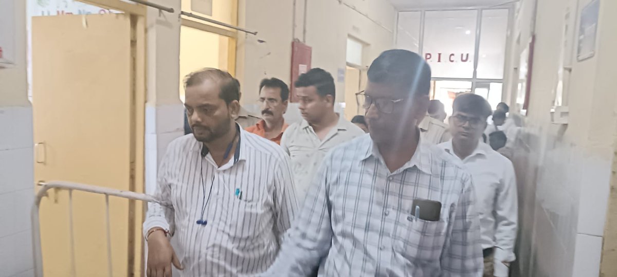 dhs_basti's tweet photo. आज दिनांक 30/8/ 2022 को जिला क्षय रोग अधिकारी बस्ती द्वारा सीएससी हरैया का औचक निरीक्षण किया गया, जिसमें पूरे अस्पताल के साथ-साथ  सीबी नाट लैब, वार्ड एवं लेबर रूम की व्यवस्थाएं देखी है https://t.co/83xJea7YQc