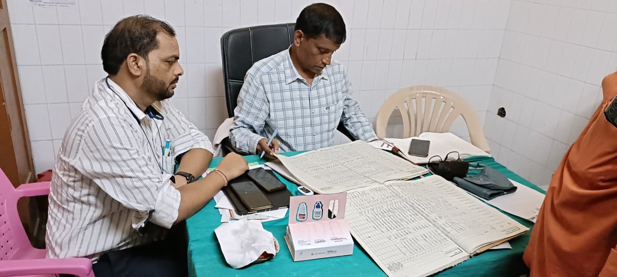 आज दिनांक 30/8/ 2022 को जिला क्षय रोग अधिकारी बस्ती द्वारा सीएससी हरैया का औचक निरीक्षण किया गया, जिसमें पूरे अस्पताल के साथ-साथ  सीबी नाट लैब, वार्ड एवं लेबर रूम की व्यवस्थाएं देखी है