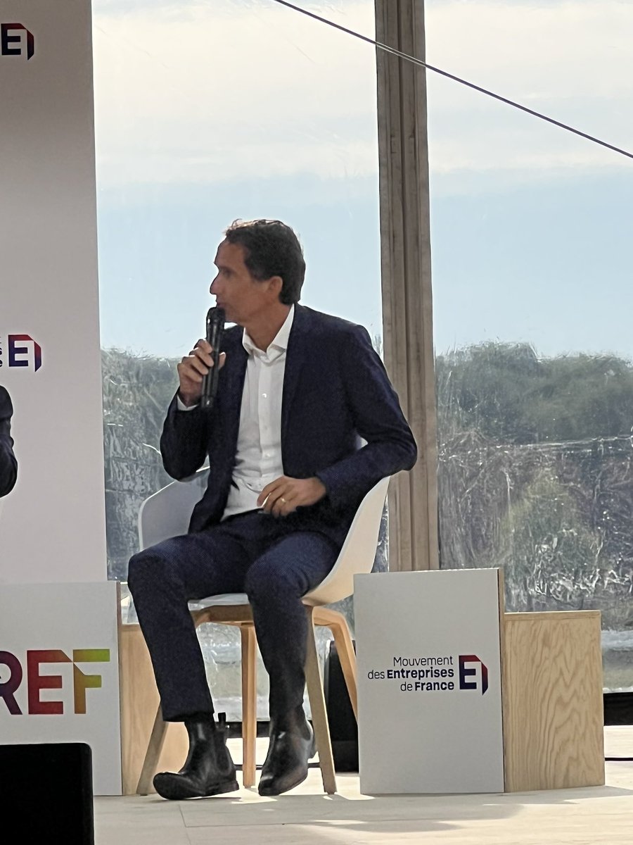 #LaREF2022 <a href="/bompard/">Alexandre Bompard</a> @GroupeCarrefour « On a redécouvert depuis trois ans le rôle majeur de la grande distribution, pendant le Covid, et maintenant pour protéger contre l’inflation » <a href="/FCDfrance/">Fédération du Commerce et de la Distribution</a>