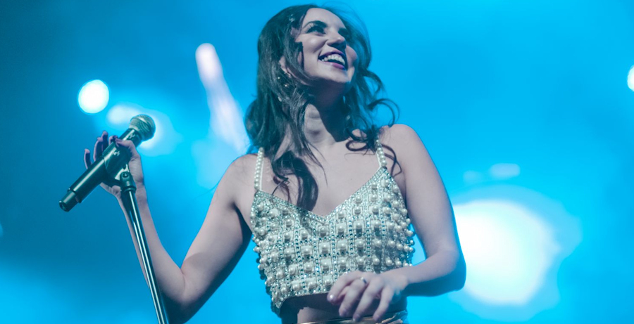 De veelzijdige Amsterdams-Turkse, creëert een unieke mix van pop, jazz en Turkstalige muziek. Binnenkort treedt Karsu op in een uitverkocht concertgebouw in Amsterdam,  maar zaterdag is Openluchttheater Valkenburg aan de beurt, mis het niet!

ow.ly/xrS250KtIlX
