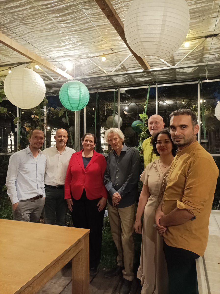 Een groene vergadering van Wijkraad Entrepot-Noordereiland in de sfeervolle Rotterdamse Munt. Bewoners van het Noorder Eiland kwamen vertellen over hun plannen voor een klimaatbestendige wijk. #wijkraadentrepotnoordereiland #d66rotterdam