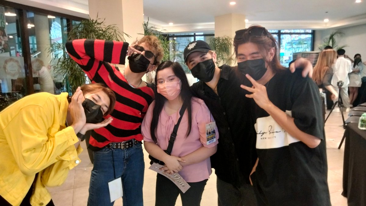 _PHPrime's tweet photo. My 224! 💛✨

It's so nice to finally meet you Kuyas @s_sev__ @xxivchrls @JPsoliva @yuukigito_ ~🥰

Lagi akong nakasuporta sa inyo, @PressHitPlay!

PHPxPEARLS FANMEET
#PHP224WithYou #Press_Hit_Play https://t.co/hsDcvMCr3C