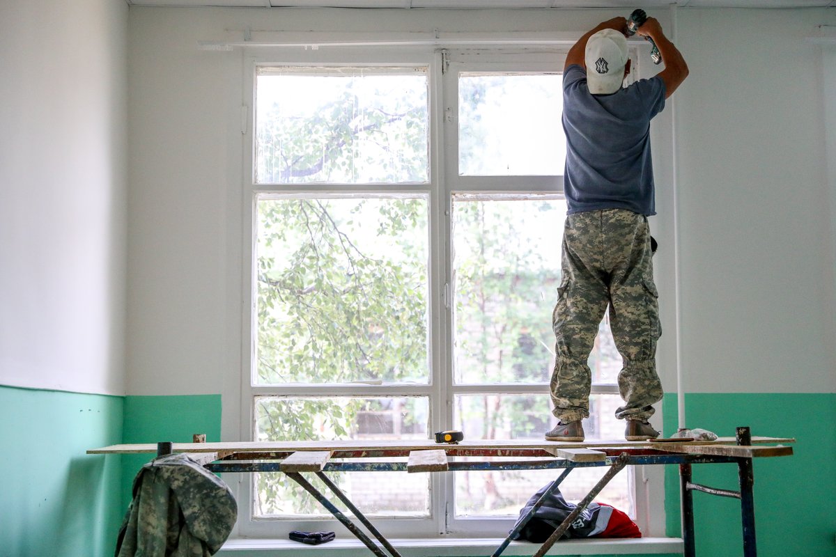 ВСЕ ШКОЛЬНИКИ И ДОШКОЛЬНИКИ НАО 1 СЕНТЯБРЯ ПОЙДУТ В ОБНОВЛЁННЫЕ ОБРАЗОВАТЕЛЬНЫЕ УЧРЕЖДЕНИЯ, А ПЕРВОКЛАССНИКИ ПОЛУЧАТ В ПОДАРОК РЮКЗАКИ С КАНЦЕЛЯРСКИМИ ПРИНАДЛЕЖНОСТЯМИ
В первый класс в школы Ненецкого округа этом году пойдут 730 ребят.
#НАО #НСС #ПроектНСС #школьникиНАО