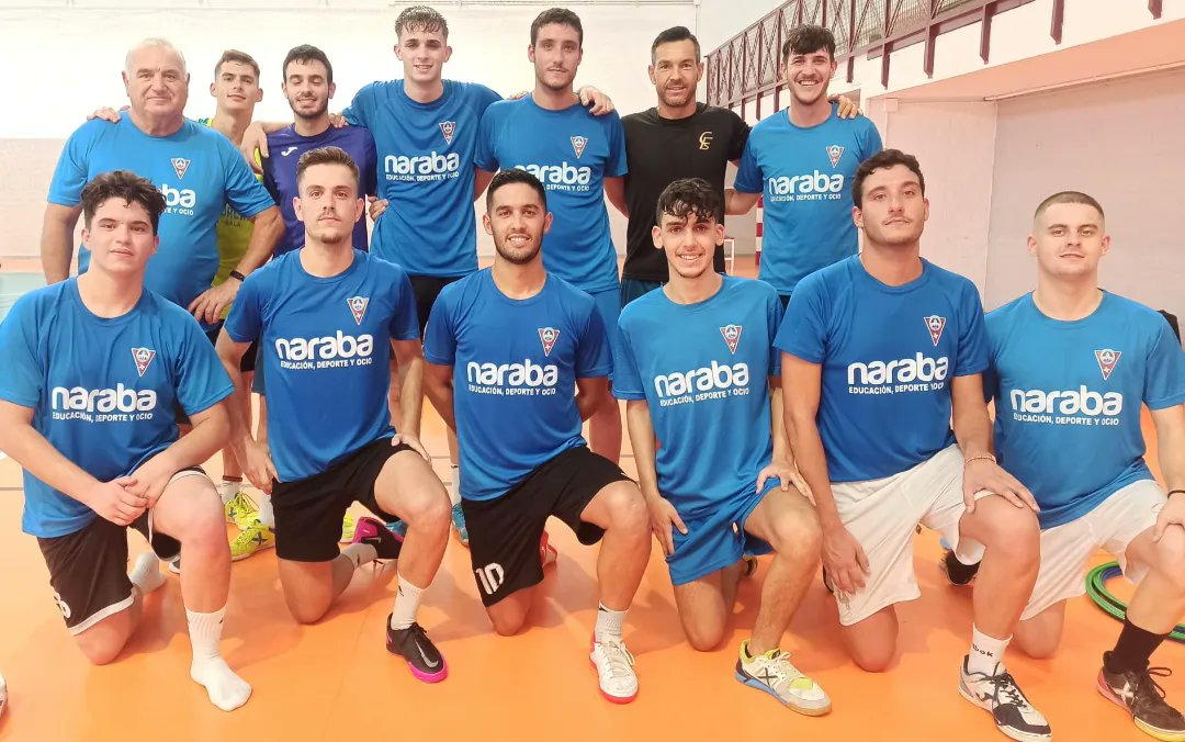 Ciezafutbolsala's tweet photo. Sénior | 💙⚽

Nuestro sénior completa su primera semana de pretemporada con sensaciones inmejorables. 🤜🤛

!Trabajo, trabajo y trabajo! 🏋🏻‍♂️

 @Info_naraba
#CiezaFS #CFS #VamosAzules https://t.co/vz7lURqoOK